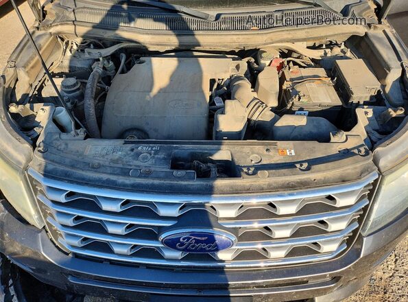 1FM5K7F85GGC21872 2016 FORD EXPLORER Gray Vista del compartimento del motor