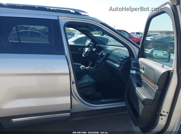 1FM5K7F89HGC92719 2017 FORD EXPLORER Silver Vista interior delantera
