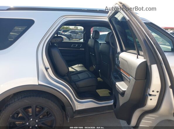 1FM5K7F89HGC92719 2017 FORD EXPLORER Silver Vista de la etiqueta del VIN