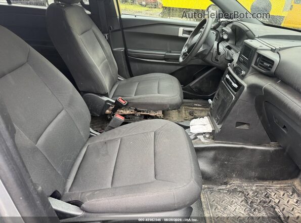 1FM5K8AB1RGA30980 2024 FORD POLICE INTERCEPTOR Silver Widok wnętrza z przodu
