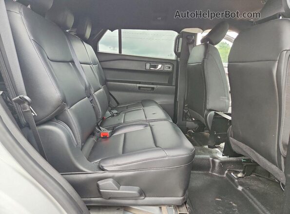1FM5K8AB2NGA05385 2022 FORD EXPLORER White Widok wnętrza z tyłu