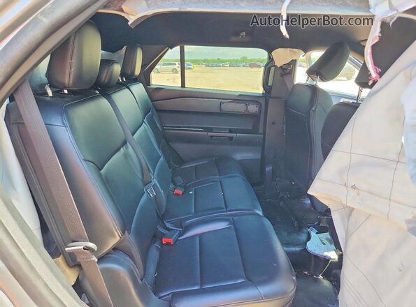 1FM5K8AB3RGA64337 2024 FORD EXPLORER Silver Vista de los asientos traseros