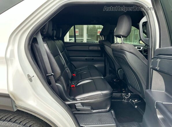 1FM5K8AB5LGC70198 2020 FORD EXPLORER White Rear view