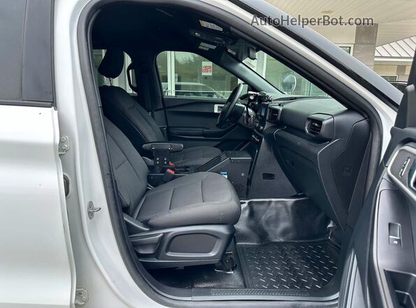 1FM5K8AB5LGC70198 2020 FORD EXPLORER White Front view