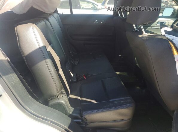 1FM5K8AR0JGC18441 2018 FORD EXPLORER Silver Rear interior view
