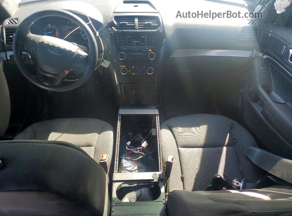 1FM5K8AR0JGC18441 2018 FORD EXPLORER Silver Dashboard view
