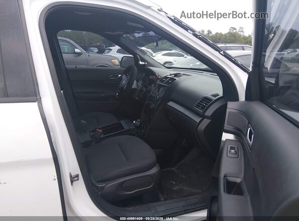 1FM5K8AR0JGC76789 2018 FORD POLICE INTERCEPTOR White Widok wnętrza z przodu