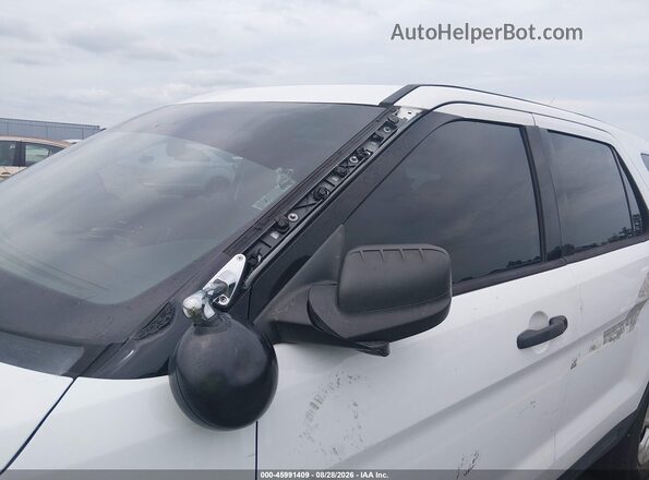 1FM5K8AR0JGC76789 2018 FORD POLICE INTERCEPTOR White Widok z przodu
