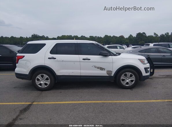 1FM5K8AR0JGC76789 2018 FORD POLICE INTERCEPTOR White Widok wnętrza z tyłu