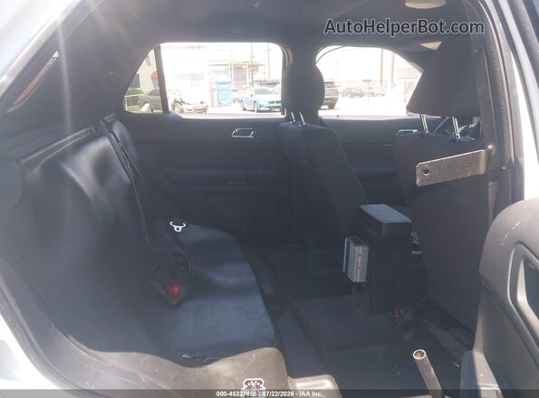 1FM5K8AR2HGA04691 2017 FORD UTILITY POLICE INTERCEPTOR White Vista de la etiqueta del VIN