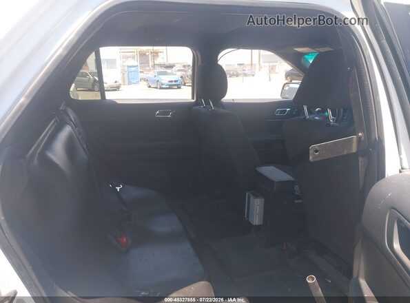 1FM5K8AR2HGA04691 2017 FORD UTILITY POLICE INTERCEPTOR White Vista interior trasera