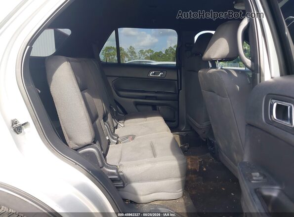 1FM5K8AR3GGA28593 2016 FORD UTILITY POLICE INTERCEPTOR White Vista de la etiqueta del VIN