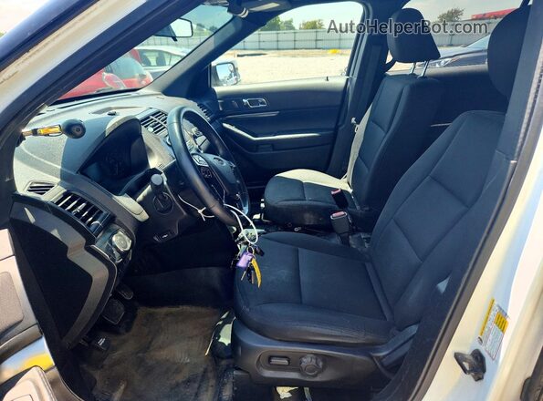 1FM5K8AR3HGD18673 2017 FORD EXPLORER Белый Вид салона спереди