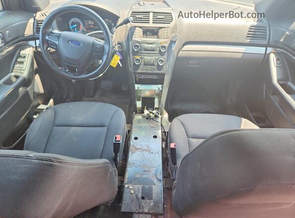 1FM5K8AR3HGD18673 2017 FORD EXPLORER Белый Вид панели приборов