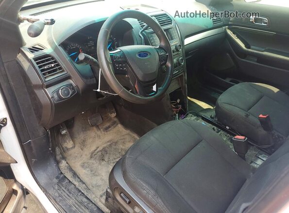 1FM5K8AR4HGA89632 2017 FORD EXPLORER White Вид панелі приладів