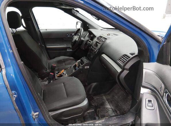 1FM5K8AR5HGE15860 2017 FORD UTILITY POLICE INTERCEPTOR Blue Widok wnętrza z przodu