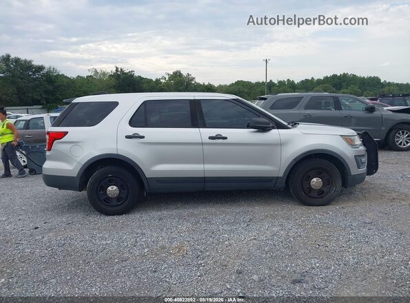 1FM5K8AR6GGC73162 2016 FORD UTILITY POLICE INTERCEPTOR Gray Rear interior view
