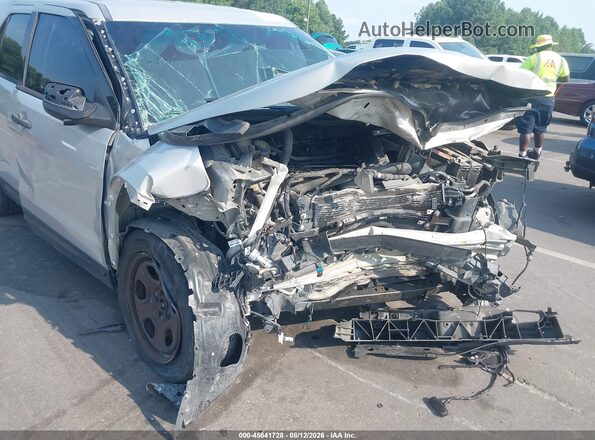 1FM5K8AR8GGC26036 2016 FORD UTILITY POLICE INTERCEPTOR Silver Widok z przodu
