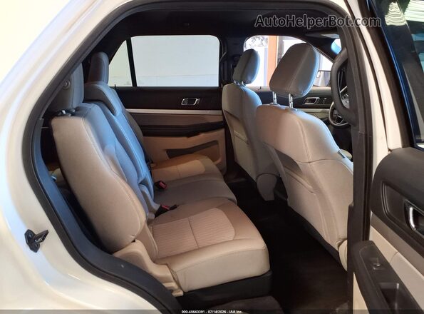 1FM5K8B81JGC45525 2018 FORD EXPLORER White Widok naklejki z numerem VIN