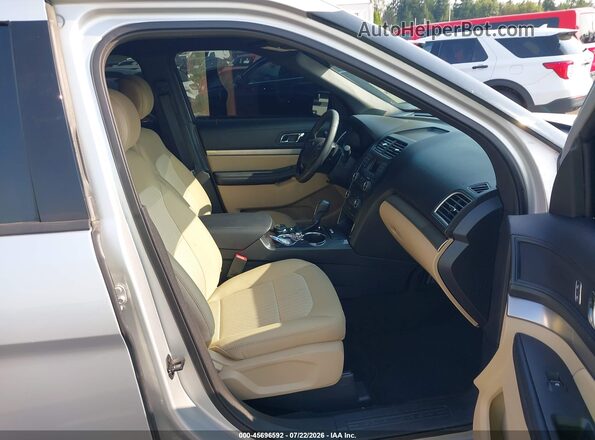 1FM5K8B84HGC63687 2017 FORD EXPLORER Silver Вид салону спереду