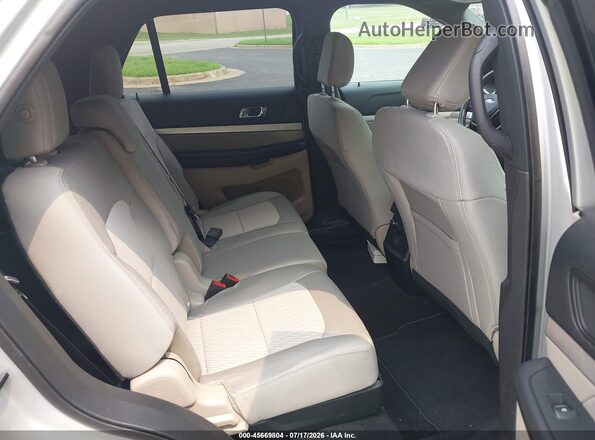 1FM5K8B85JGC45561 2018 FORD EXPLORER Silver VIN კოდის სტიკერის ხედი