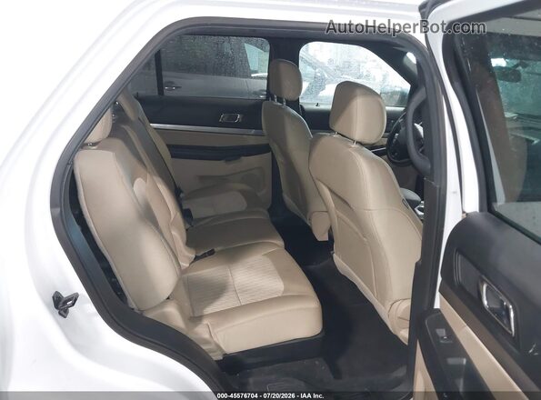 1FM5K8B88HGC63675 2017 FORD EXPLORER White Widok naklejki z numerem VIN