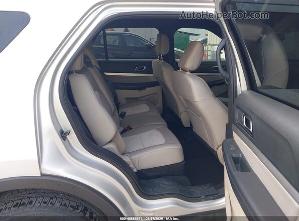 1FM5K8B88JGC45408 2018 FORD EXPLORER Silver Widok naklejki z numerem VIN