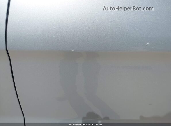 1FM5K8B89JGA59411 2018 FORD EXPLORER Серебряный Вид спереди