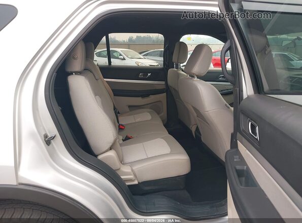 1FM5K8BH1JGC45251 2018 FORD EXPLORER Silver Widok naklejki z numerem VIN