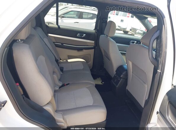 1FM5K8BH2JGC45565 2018 FORD EXPLORER White VIN კოდის სტიკერის ხედი
