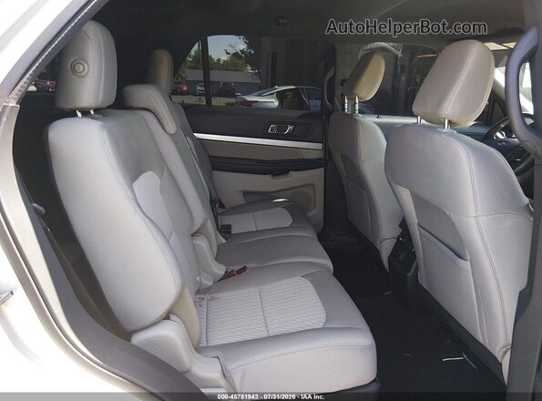 1FM5K8BH5JGC45575 2018 FORD EXPLORER Silver VIN კოდის სტიკერის ხედი