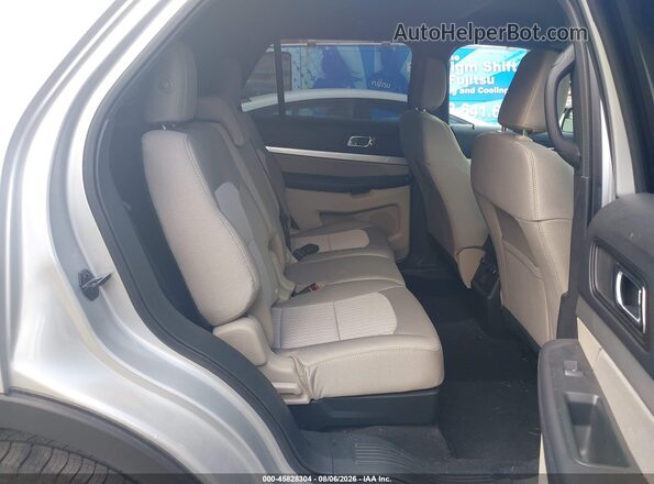 1FM5K8BH9JGC56630 2018 FORD EXPLORER White Widok naklejki z numerem VIN