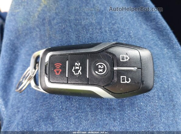 1FM5K8D80HGD37166 2017 FORD EXPLORER White Widok deski rozdzielczej