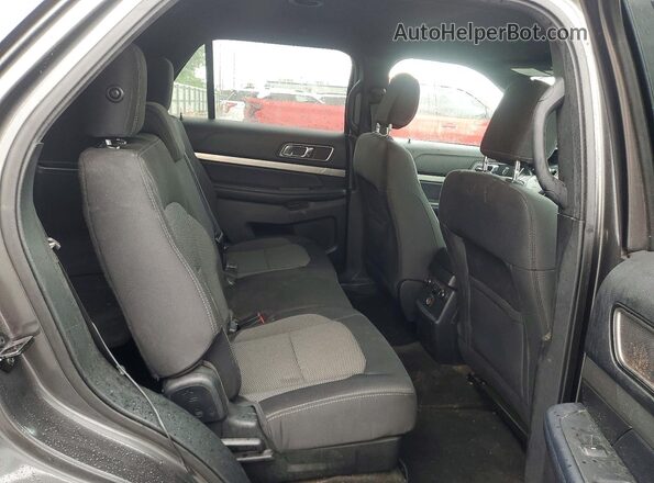 1FM5K8D80JGA28559 2018 FORD EXPLORER Gray Widok wnętrza z tyłu