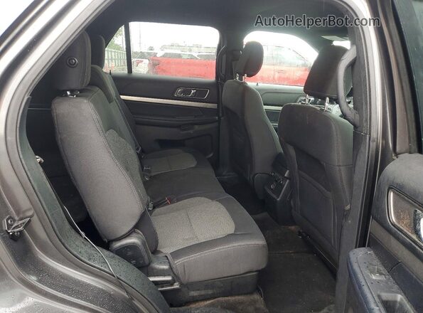 1FM5K8D80JGA28559 2018 FORD EXPLORER Gray Widok tylnych siedzeń