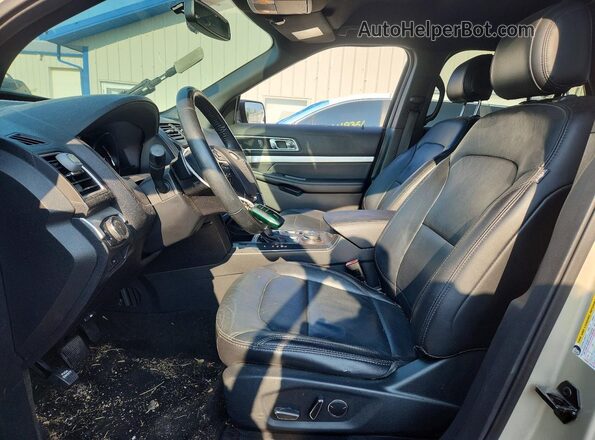 1FM5K8D81HGC53812 2017 FORD EXPLORER Gold Vista interior delantera