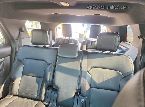 1FM5K8D81HGC53812 2017 FORD EXPLORER Gold Vista de los asientos traseros