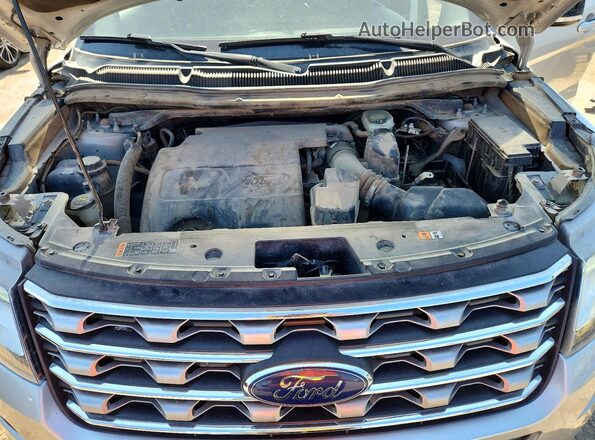 1FM5K8D82HGD03231 2017 FORD EXPLORER Silver Vista del compartimento del motor