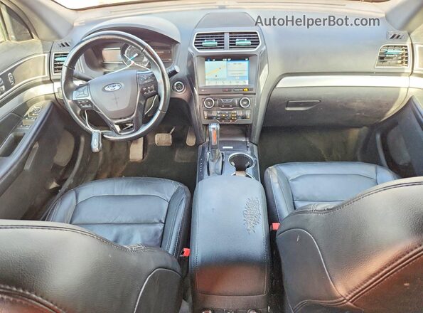 1FM5K8D82HGD03231 2017 FORD EXPLORER Silver Vista del salpicadero