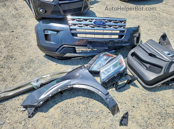 1FM5K8D82JGA45542 2018 FORD EXPLORER Gray Вид наклейки з VIN-кодом