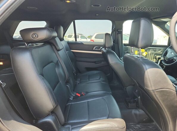 1FM5K8D82JGA45542 2018 FORD EXPLORER Gray Вид задньої частини салону
