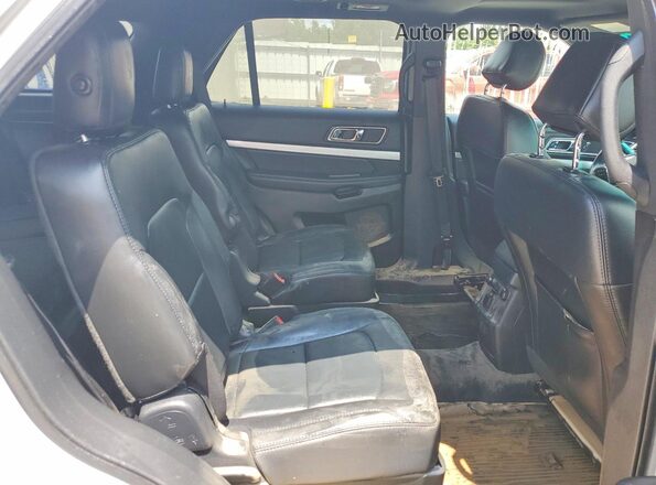 1FM5K8D84HGA57413 2017 FORD EXPLORER Silver უკანა სალონის ხედი