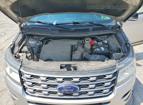 1FM5K8D84HGA57413 2017 FORD EXPLORER Silver ძრავის განყოფილების ხედი