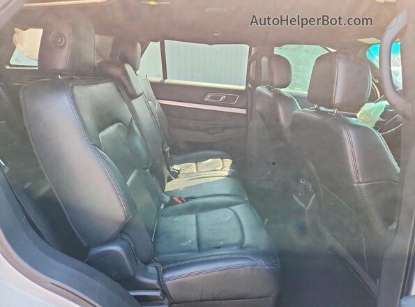 1FM5K8D86HGA57039 2017 FORD EXPLORER White Vista interior trasera