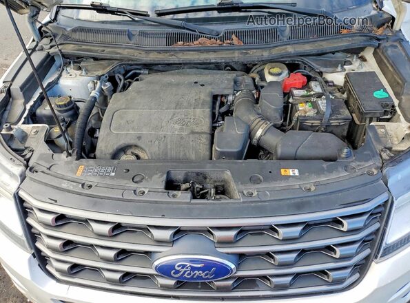 1FM5K8D86HGD47989 2017 FORD EXPLORER White Вид задньої частини салону
