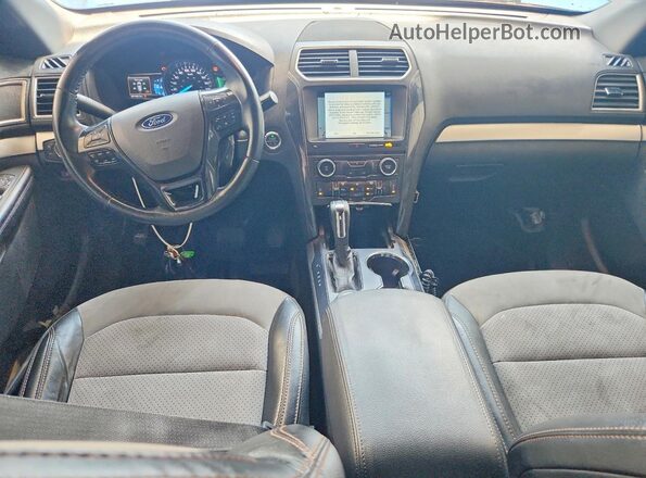 1FM5K8D86HGE30709 2017 FORD EXPLORER Gray Vista del salpicadero