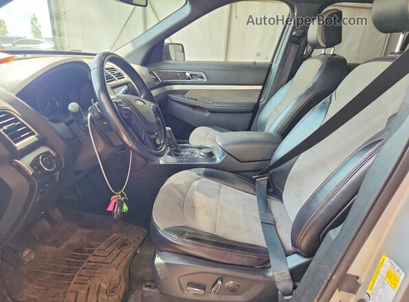 1FM5K8D86HGE30709 2017 FORD EXPLORER Gray Vista interior delantera