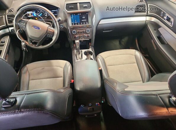 1FM5K8D87HGA24860 2017 FORD EXPLORER Black Widok deski rozdzielczej