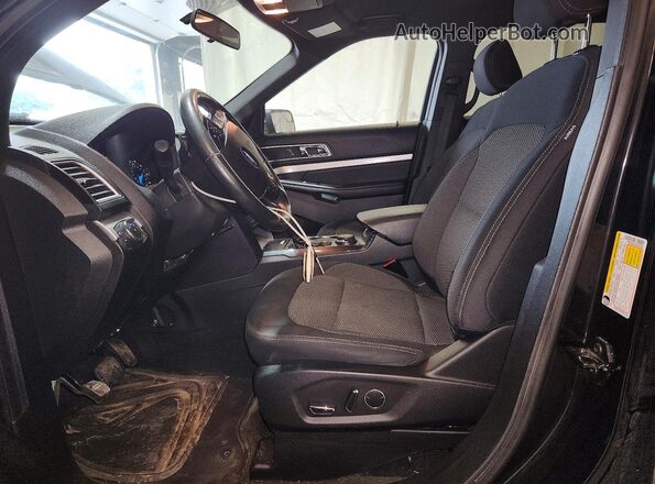 1FM5K8D87HGD50089 2017 FORD EXPLORER Черный Вид салона спереди