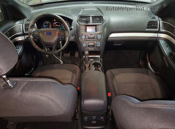 1FM5K8D87HGD50089 2017 FORD EXPLORER Черный Вид панели приборов